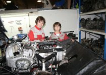 atelier de mécanique moteur, la plus part des moteurs viennent de 2CV