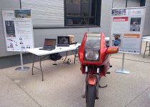 Elle a fait des envieux! Beaucoup, beaucoup de questions. Et systématiquement : quelle autonomie ? Alors que le but est surtout de rouler quotidiennement à l&#39;énergie solaire.